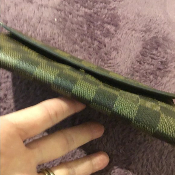 Authentic Louis Vuitton DAMIER large Wallet - Picture 6 of 16